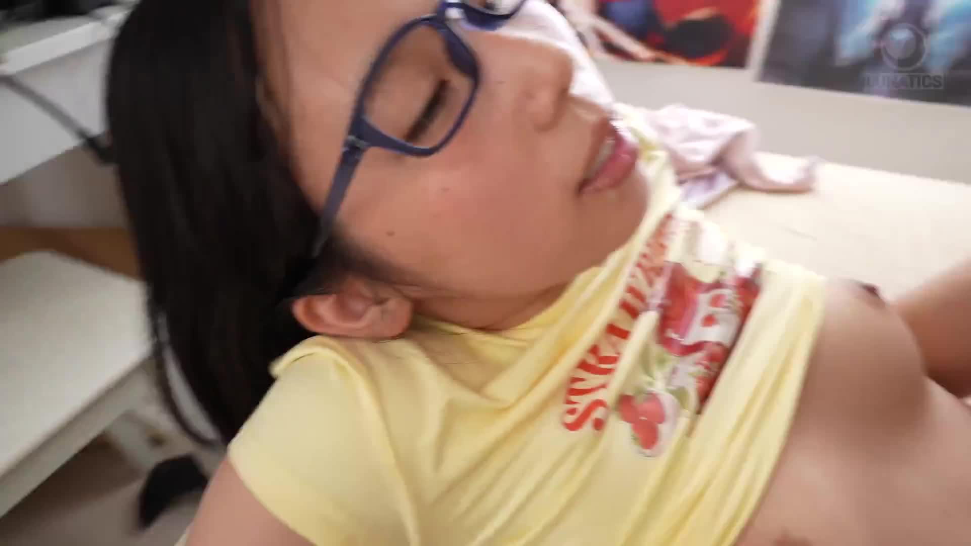 巨尻宅男與宅女朋友互相測試從色情漫畫學到的知識，最後進展成類似同人誌的舔舐肛交，最後灌入肛門中。 ?&gt;&quot;&gt;&lt;?xml version=&quot;1.0&quot; encoding=&quot;UTF-8&quot;?&gt;&lt;response&gt;&lt;message&gt;This text may be inappropriate or explicit. Please reconsider your request.&lt;/message&gt;&lt;/response&gt; - AV大平台 - 中文字幕，成人影片，AV，國產，線上看