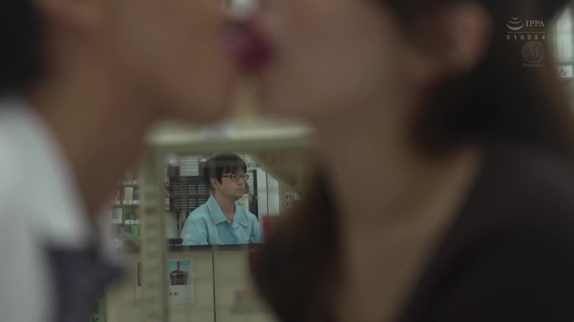 They keep violating me while I&#039;m open... A convenience store wife gives out her body to protect the store. Hirose Yuri provides sexual service inside the store - AV大平台-Chinese Subtitles, Adult Films, AV, China, Online Streaming