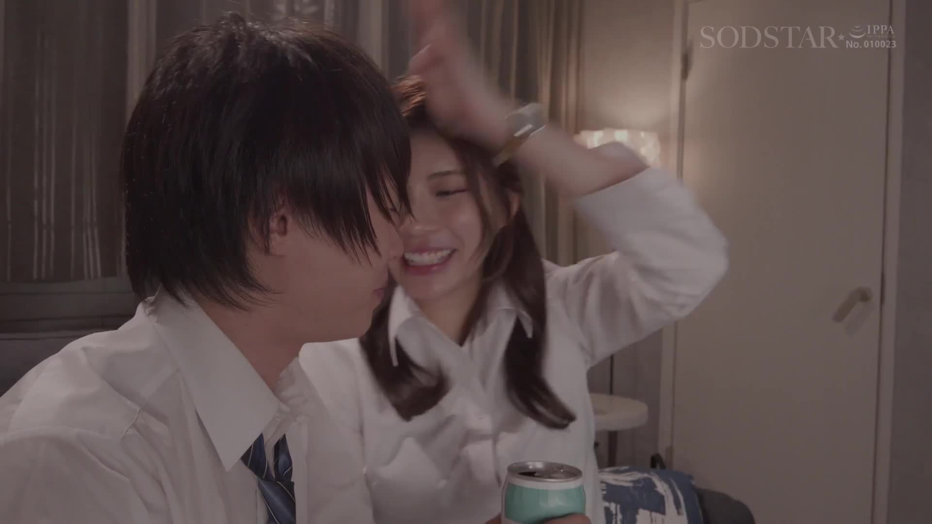 The capable professional OL Miss Kamiki shared a room with the hotel on a business trip. They entangled their soft tongues and had oral sex until dawn. The calm senior was actually a charming woman who liked to act coquettishly and loved kissing Kamiki Rei - AV大平台-Chinese Subtitles, Adult Films, AV, China, Online Streaming