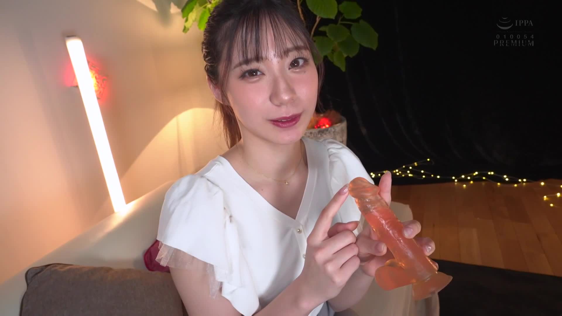 After becoming a host at the local broadcasting station, the new graduate made his AV debut. Yuka Miyoshi - AV大平台-Chinese Subtitles, Adult Films, AV, China, Online Streaming
