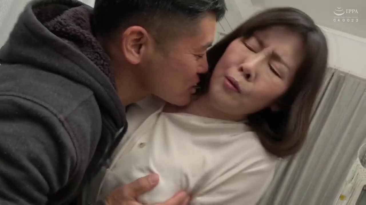 Targeted aunties! Mature women who are scared but responsive - AV大平台-Chinese Subtitles, Adult Films, AV, China, Online Streaming