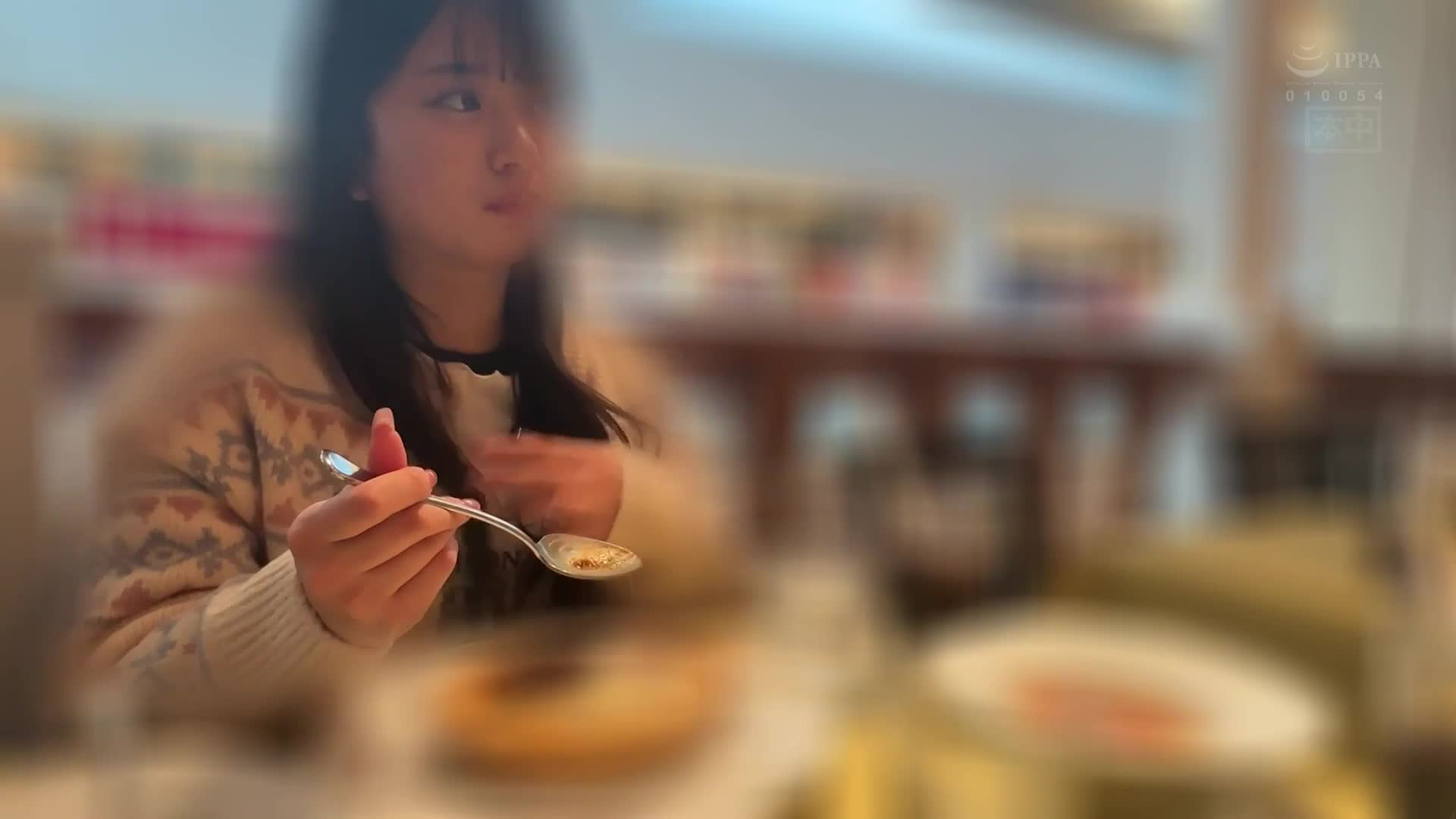 While my son and wife were returning to their parents&#039; house, I asked the petite nursery teacher, whom I thought was cute at the nursery school my son went to, on a date, but he refused at first, but the next day he told me that it was OK, so I went on a date in Yokohama and took her to a nearby hot... - AV大平台-Chinese Subtitles, Adult Films, AV, China, Online Streaming