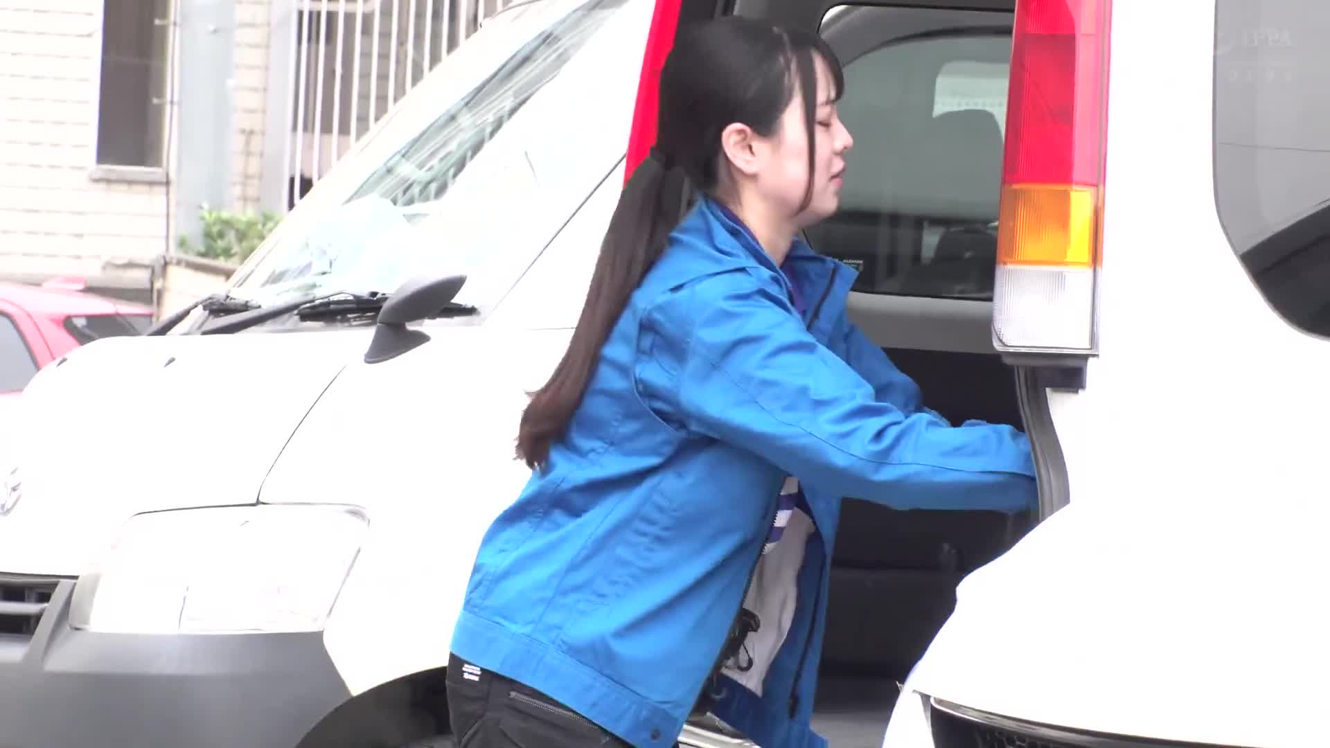 「送貨司機被強迫參與不情願性行為」 - AV大平台 - 中文字幕，成人影片，AV，國產，線上看
