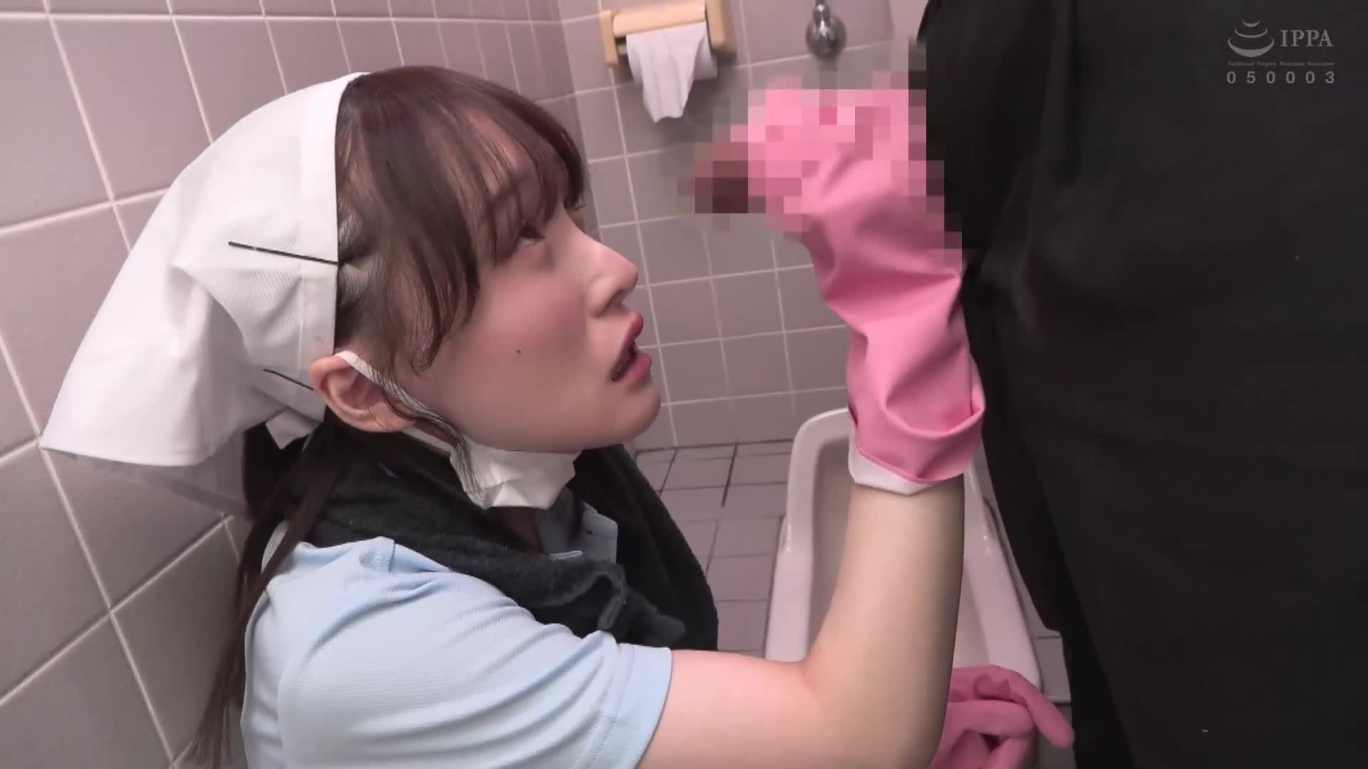 Semen swallowing cleaner. As someone who can&#039;t refuse, I&#039;m forced to suck several dicks and drink semen at work... Shiraishi Momo - AV大平台-Chinese Subtitles, Adult Films, AV, China, Online Streaming
