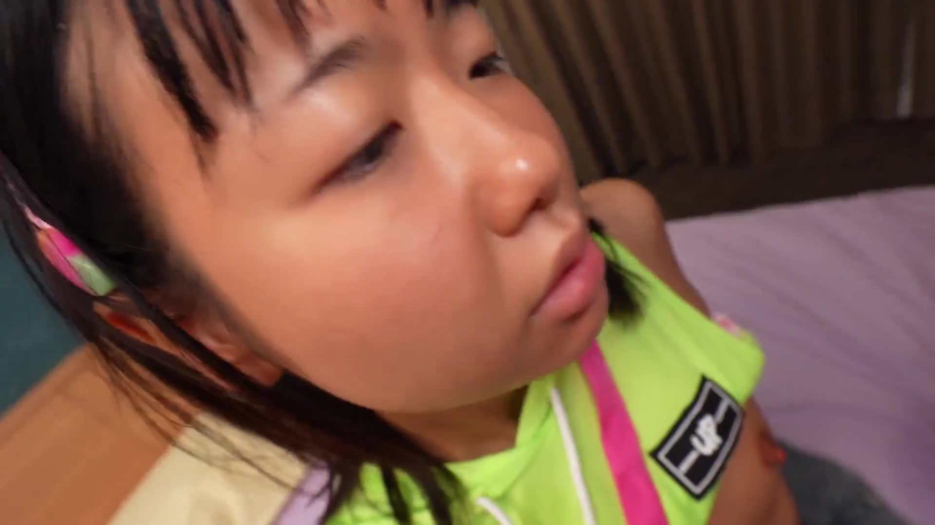 热带产美少女 像阳光般笑容的褐色妖精 汗湿的前发和藏在内裤中的未发育私处尽显自卑 受肆意毁坏的邪恶欲望，内射、颜射、潮吹混合纠缠在一起…。 - AV大平台-中文字幕,成人影片,AV,国产,线上看