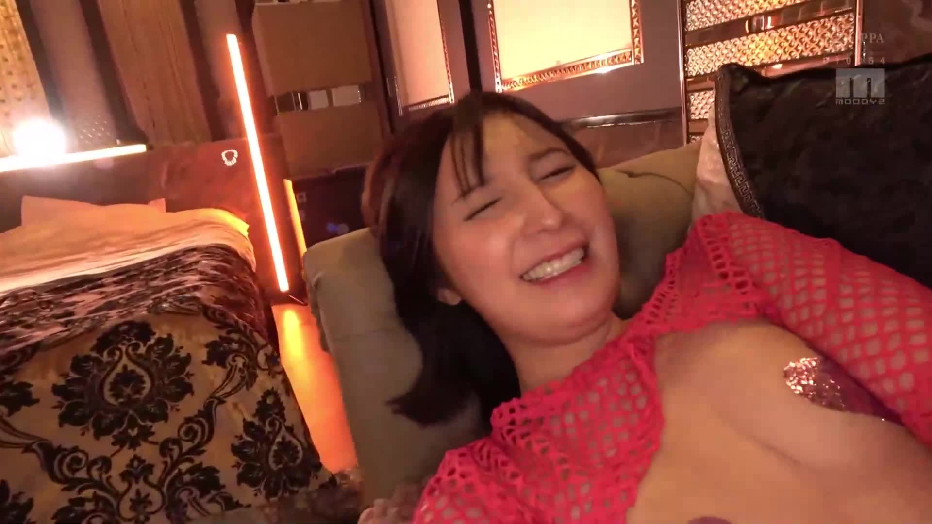 在害羞的服装下，心跳加速的街头露出漫步 仲村美羽 - AV大平台-中文字幕,成人影片,AV,国产,线上看