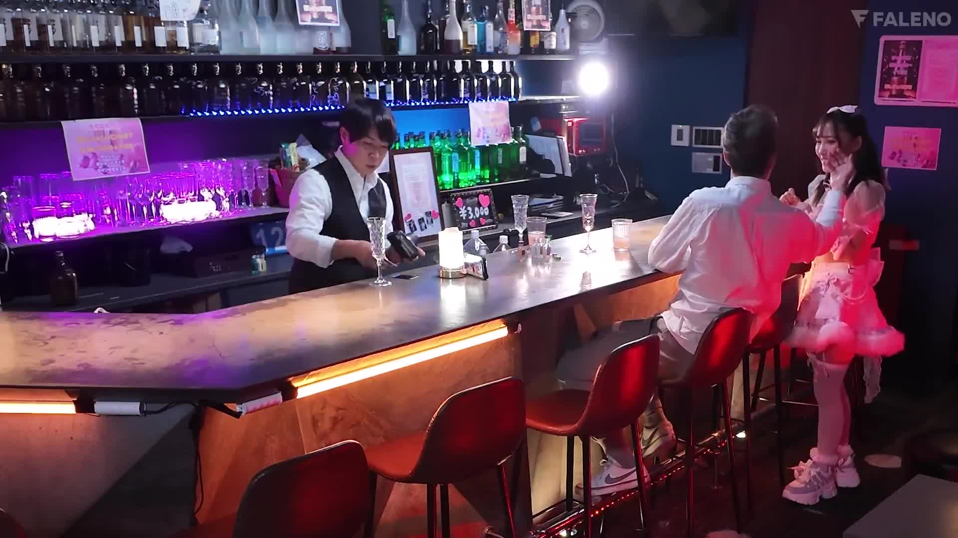 被迫成为吃掉演员的角落咖啡店店长的调教性肉便器的地雷系女孩，带著关西口音的御园桃 - AV大平台-中文字幕,成人影片,AV,国产,线上看