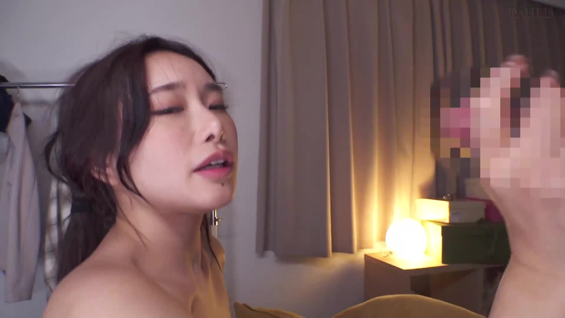 The footage of a revenge of a pure and neat college girl from Minato Ward who got too cocky has been fucked by a Minato Ward gal has been viewed 3 million times. Mitsuha Chiharu - AV大平台-Chinese Subtitles, Adult Films, AV, China, Online Streaming