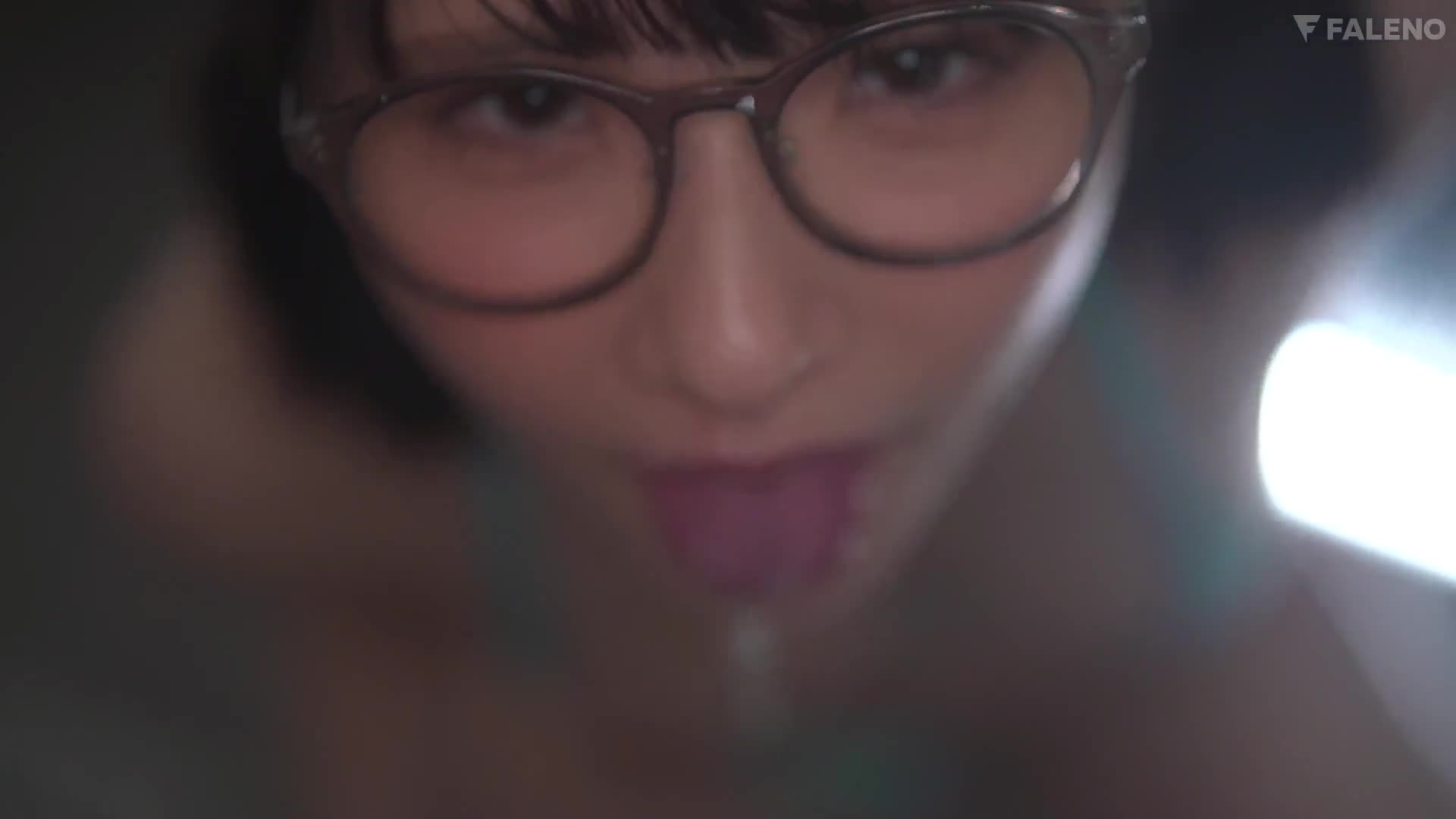 Wanting to be punished by her master...A lovey-dovey, plain-looking maid with glasses, Asano Kokoa, who has become a sex toy herself. - AV大平台-Chinese Subtitles, Adult Films, AV, China, Online Streaming