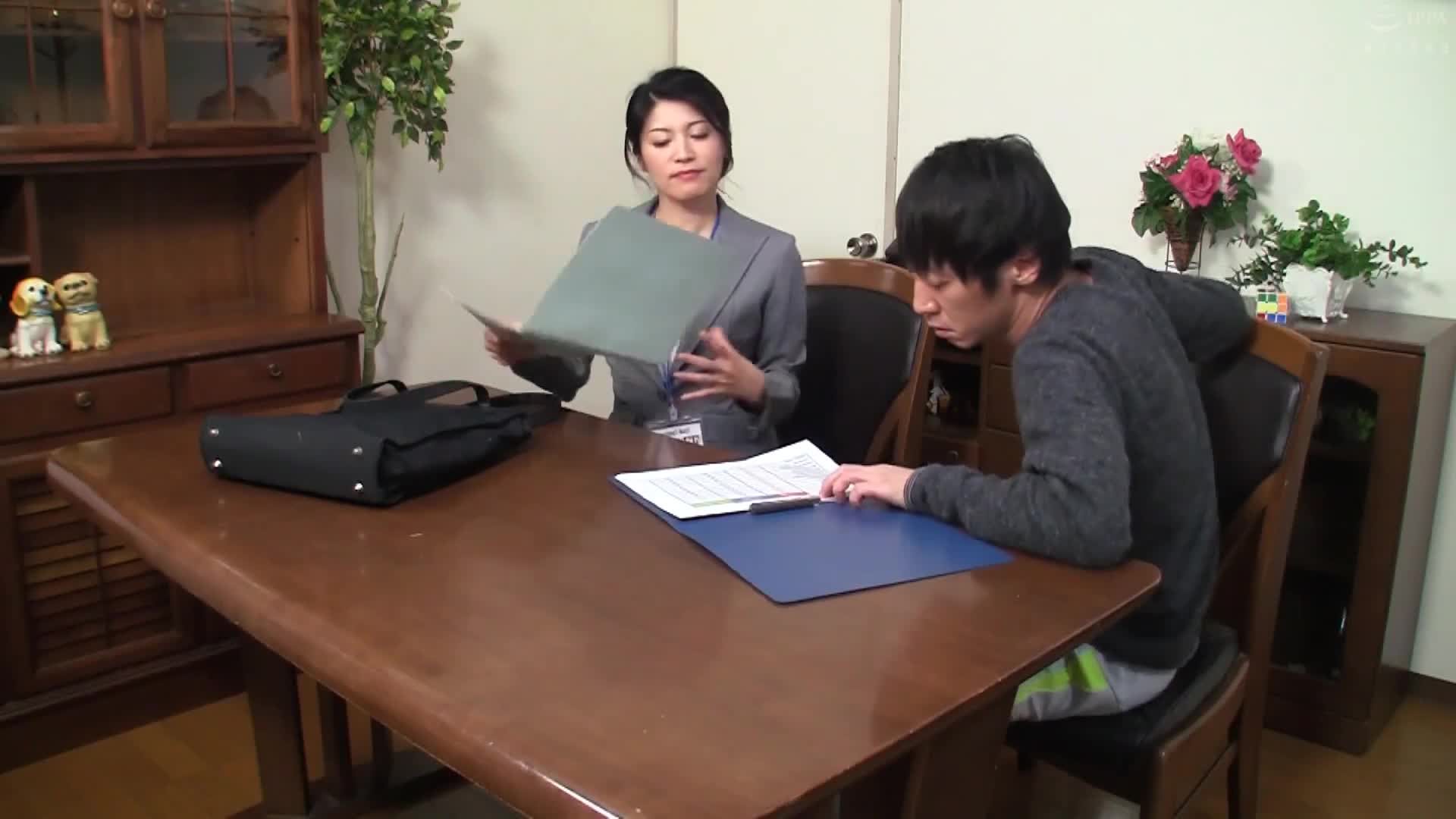 展示勃起的鸡鸡给业务小姐，当我请求她枕头服务时，会有什么样的结局...！ ？ 4小时 - AV大平台-中文字幕,成人影片,AV,国产,线上看