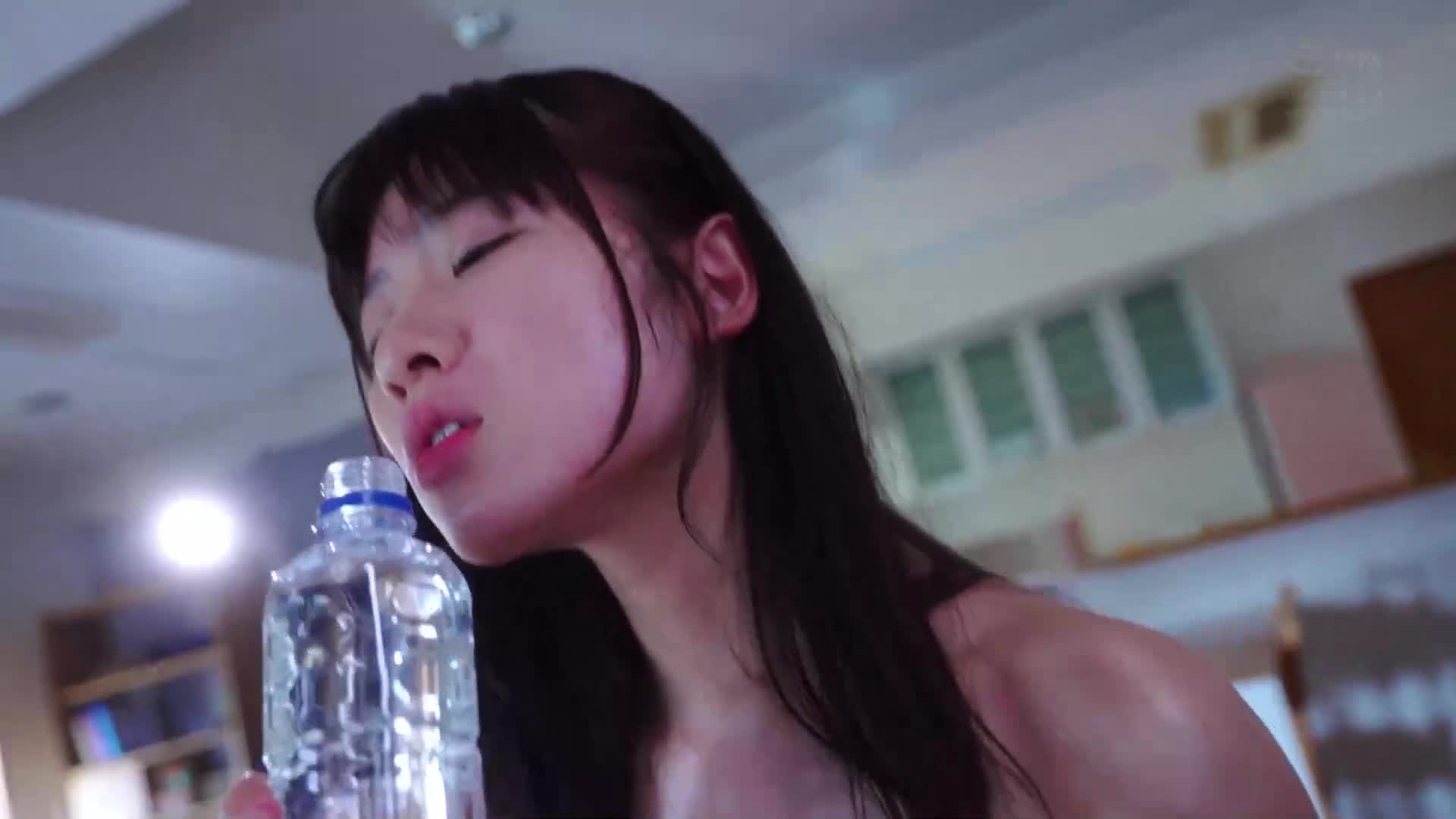 初次脱掉女友的衣服后...难以想像的超细美白巨乳，让我激动不已，一直做爱直到性欲尽。设乐优希 - AV大平台-中文字幕,成人影片,AV,国产,线上看