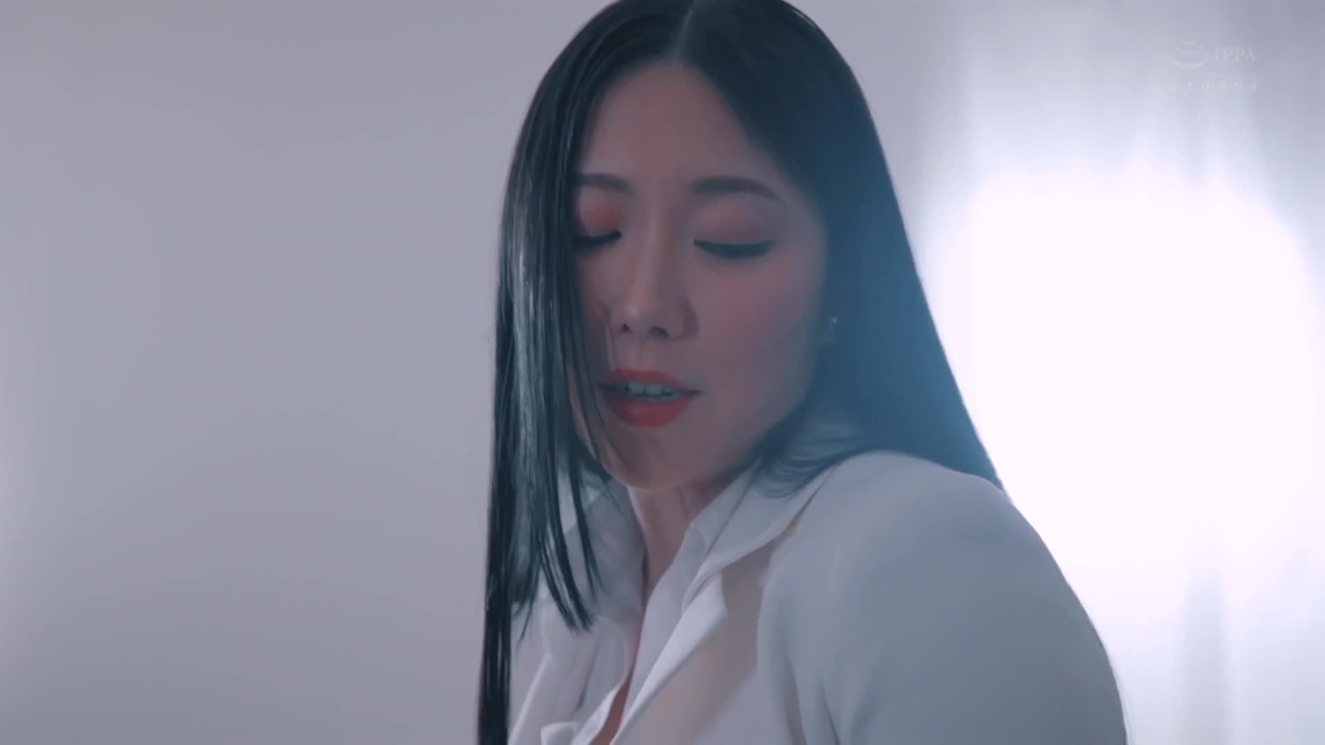 人妻秘书、汗水和接吻充满的社长办公室中出性交。性欲高涨的淫荡肉体秘书。七海蒂娜 - AV大平台-中文字幕,成人影片,AV,国产,线上看
