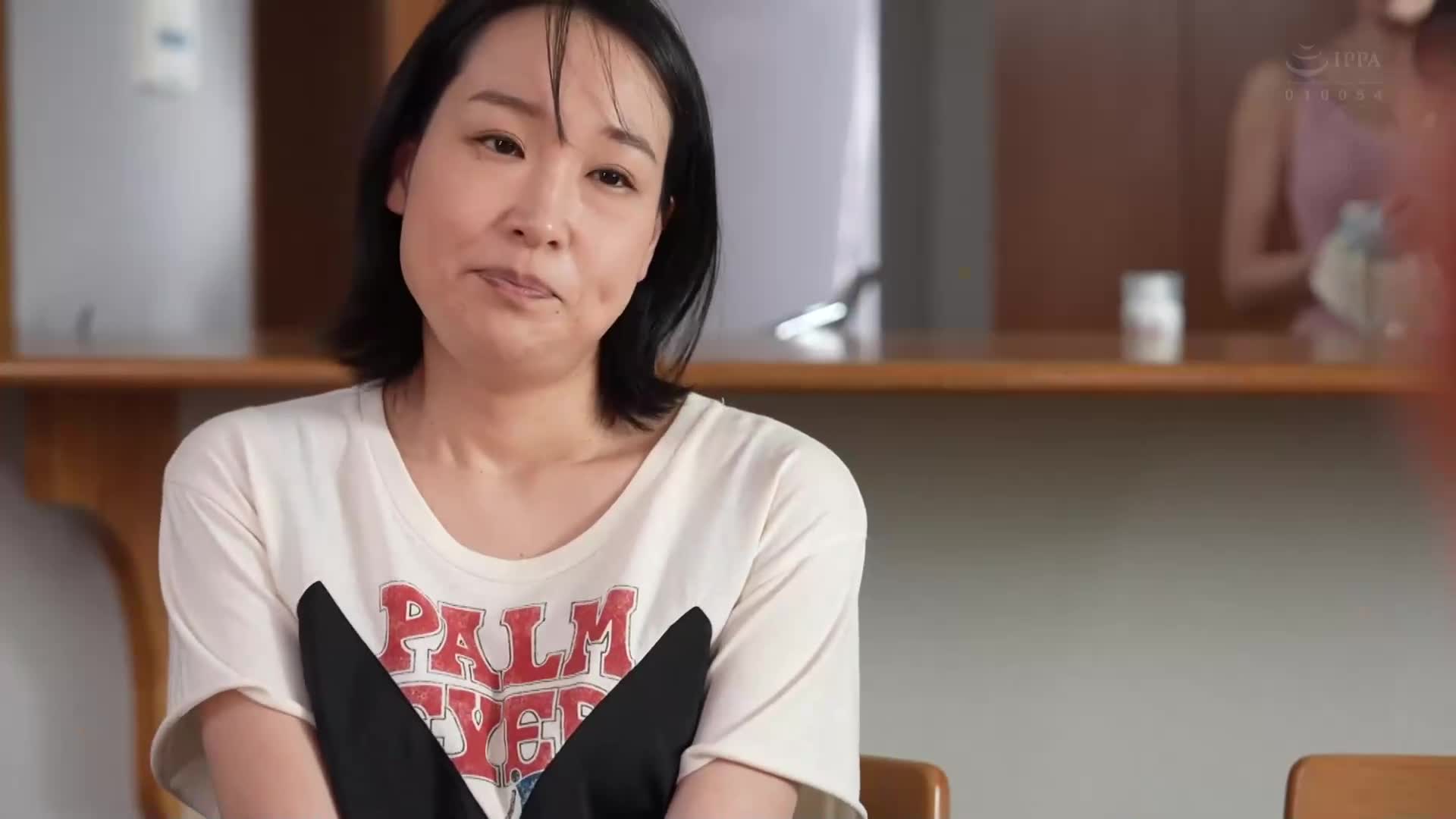 在我妻子怀孕期间，连自慰都被禁止了，我便和来京的岳母真由香多次进行了种植性行为...。瑶真由香 - AV大平台-中文字幕,成人影片,AV,国产,线上看