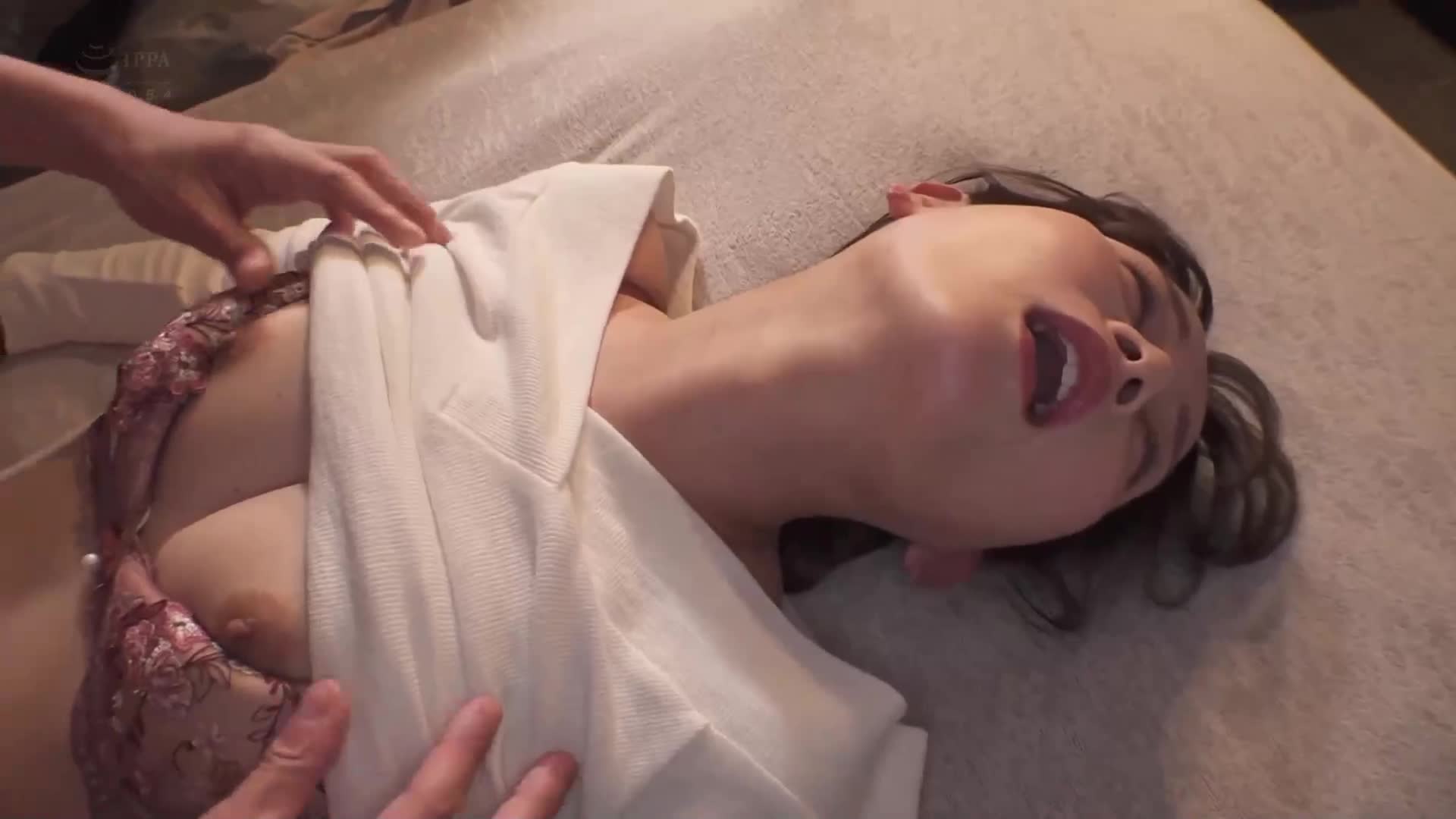 推著嬰兒車的家庭主婦昏迷時被跟蹤並強姦 - AV大平台 - 中文字幕，成人影片，AV，國產，線上看