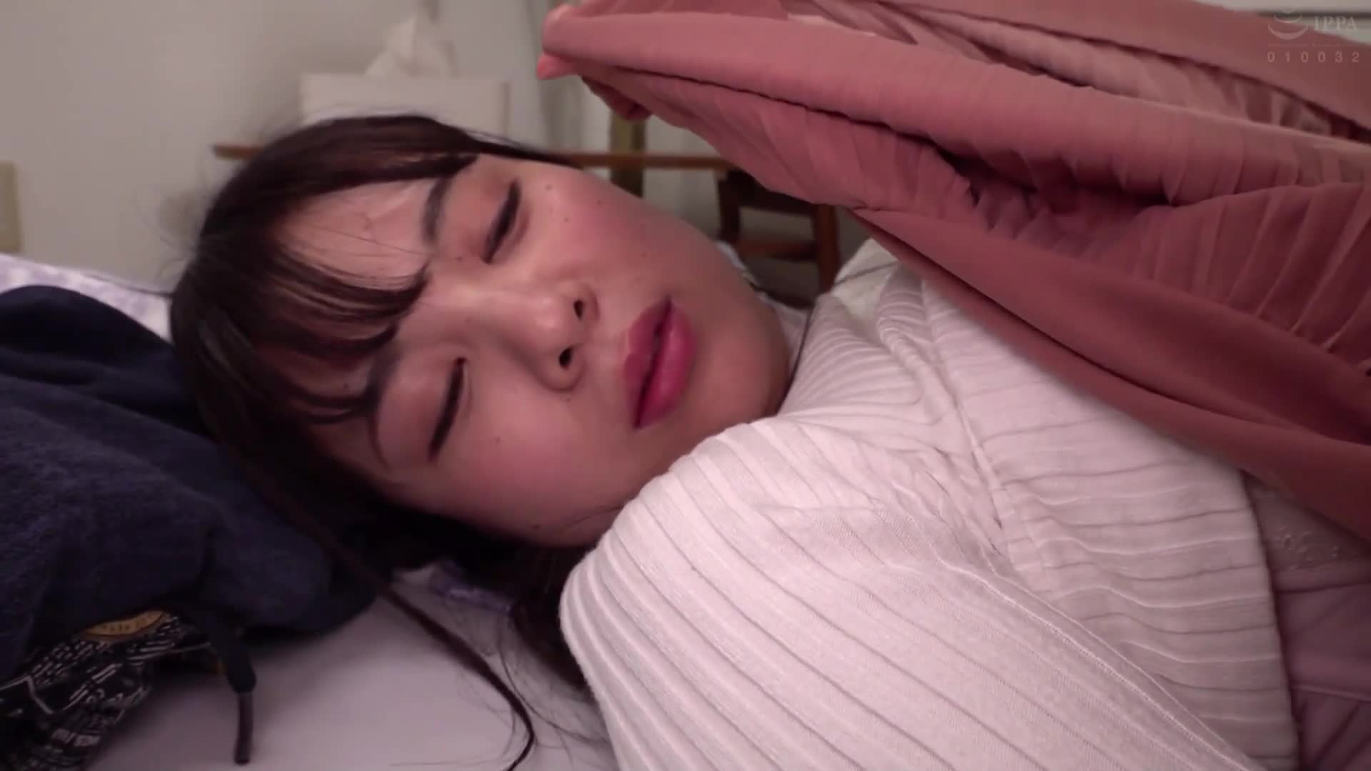 「只是一次而已…但絕對不要看我的臉哦…」對於只談色情話題就感到害羞的超純情女孩，只有在長裙下不遮掩臉孔時才會讓你上床！當長裙掀起，露出無防備的下半身時，插入陰莖，她會感到顫抖… - AV大平台 - 中文字幕，成人影片，AV，國產，線上看