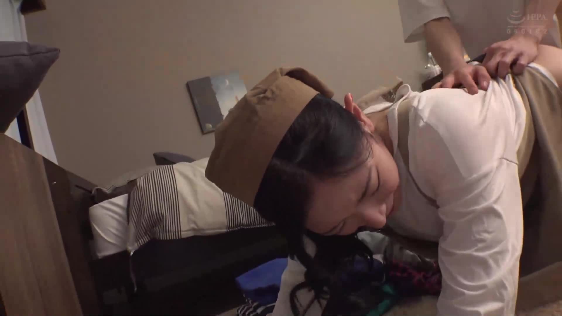 Estimated to be over 98cm! I&#039;m so horny with my part-time wife&#039;s big ass that I came to work as a housekeeper! Unable to hold back, the big cock immediately cums inside her in NTR! ! - AV大平台-Chinese Subtitles, Adult Films, AV, China, Online Streaming