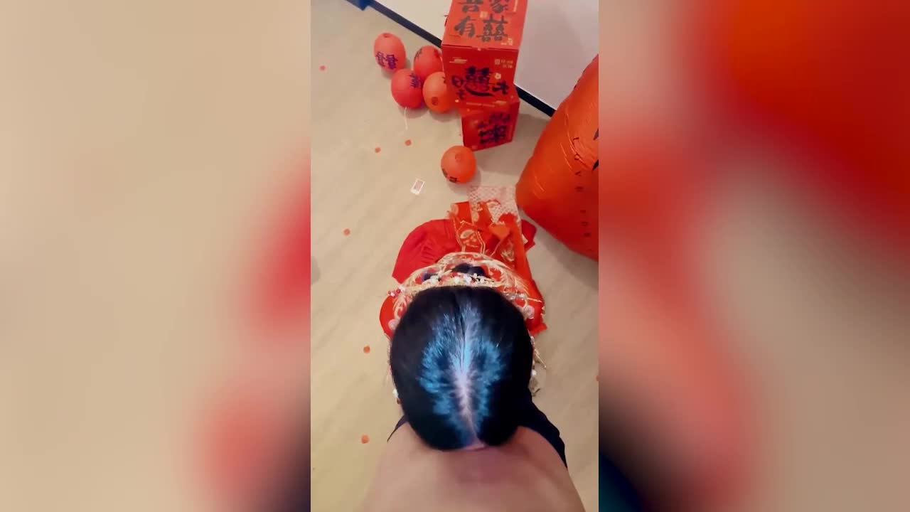 My older sister who can squirt water. My older sister called me to her side on the eve of her wedding and said, &quot;Tonight is the last time I&#039;ll give it to you. If you want to fuck me again, I&#039;ll cheat on you.&quot; - AV大平台-Chinese Subtitles, Adult Films, AV, China, Online Streaming