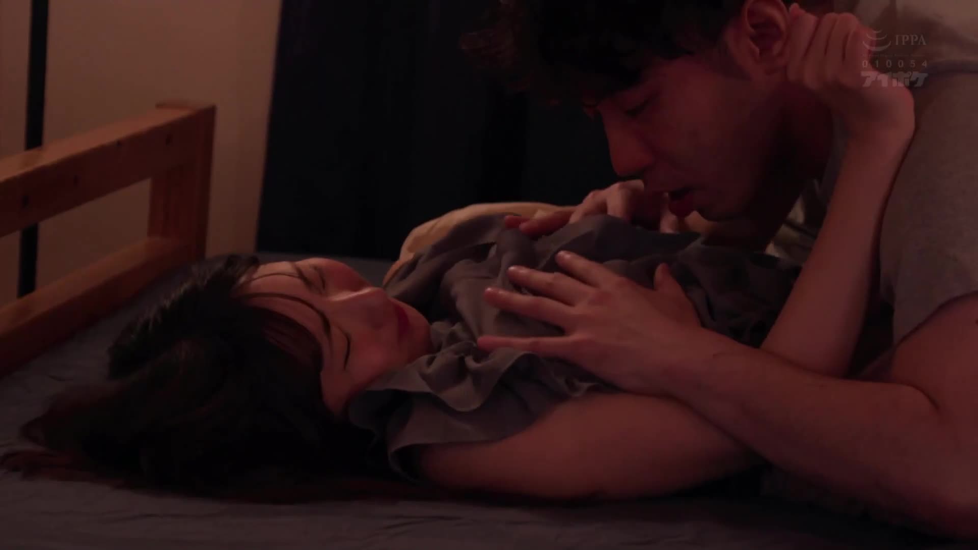 [AI解碼版]這不是強姦...只是在同意下的性行為...對吧ww 在家喝酒時被同學們圍繞的兩個巨乳美女。 沒有人有所保留的圍圈。 「兩個女生一起參加是錯誤的...」 役野滿里奈 小野坂唯花 - AV大平台 - 中文字幕，成人影片，AV，國產，線上看