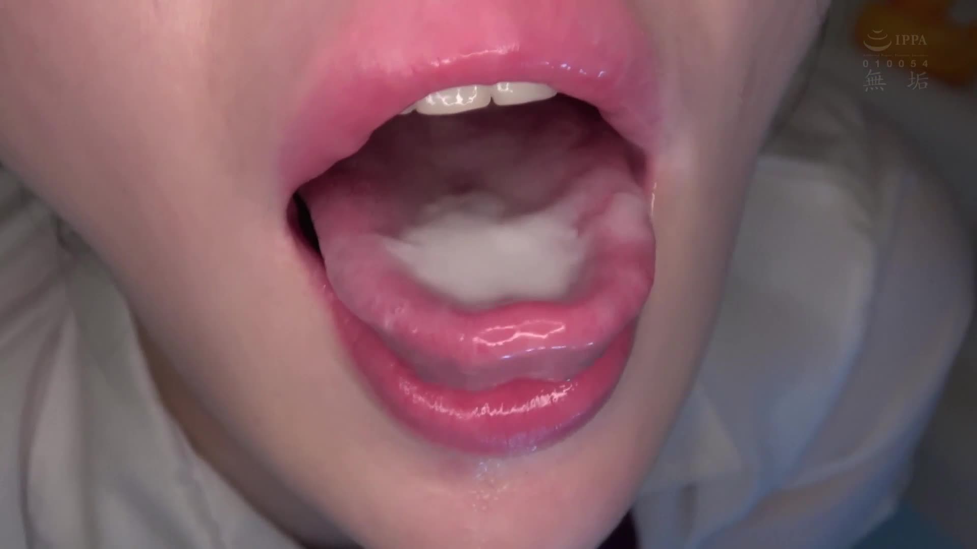 A girl in uniform who is on the verge of reaching her height escapes from a school trip and goes on a tongue-in-cheek date with an uncle from her father&#039;s generation. I stayed in the hotel and felt like an adult through creampie sex over and over again. Rei Kuroshima - AV大平台-Chinese Subtitles, Adult Films, AV, China, Online Streaming