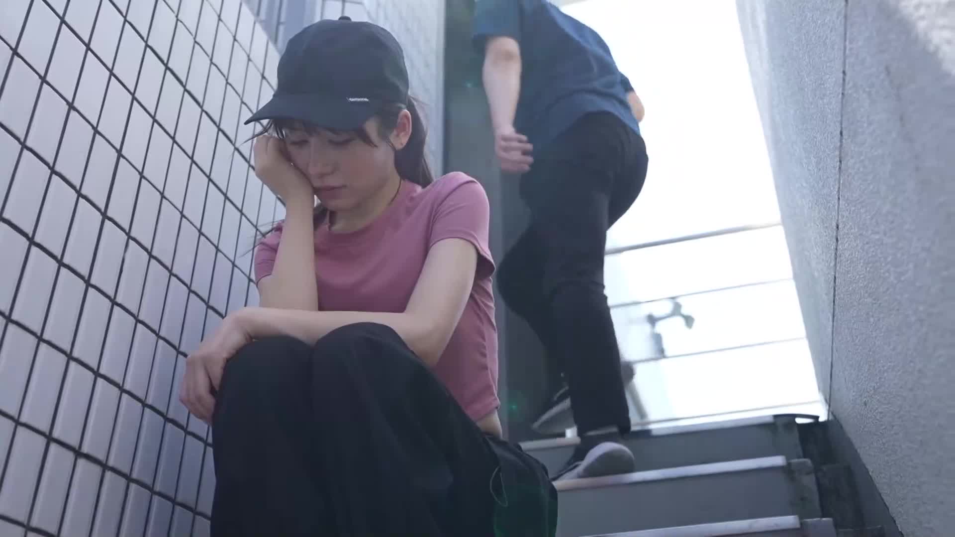 AV公司的女性員工在工作期間被強姦也是理所當然！一旦性慾累積，就可以隨意強姦！沒有人權的自由性玩具美女AD。五日市芽依 - AV大平台 - 中文字幕，成人影片，AV，國產，線上看