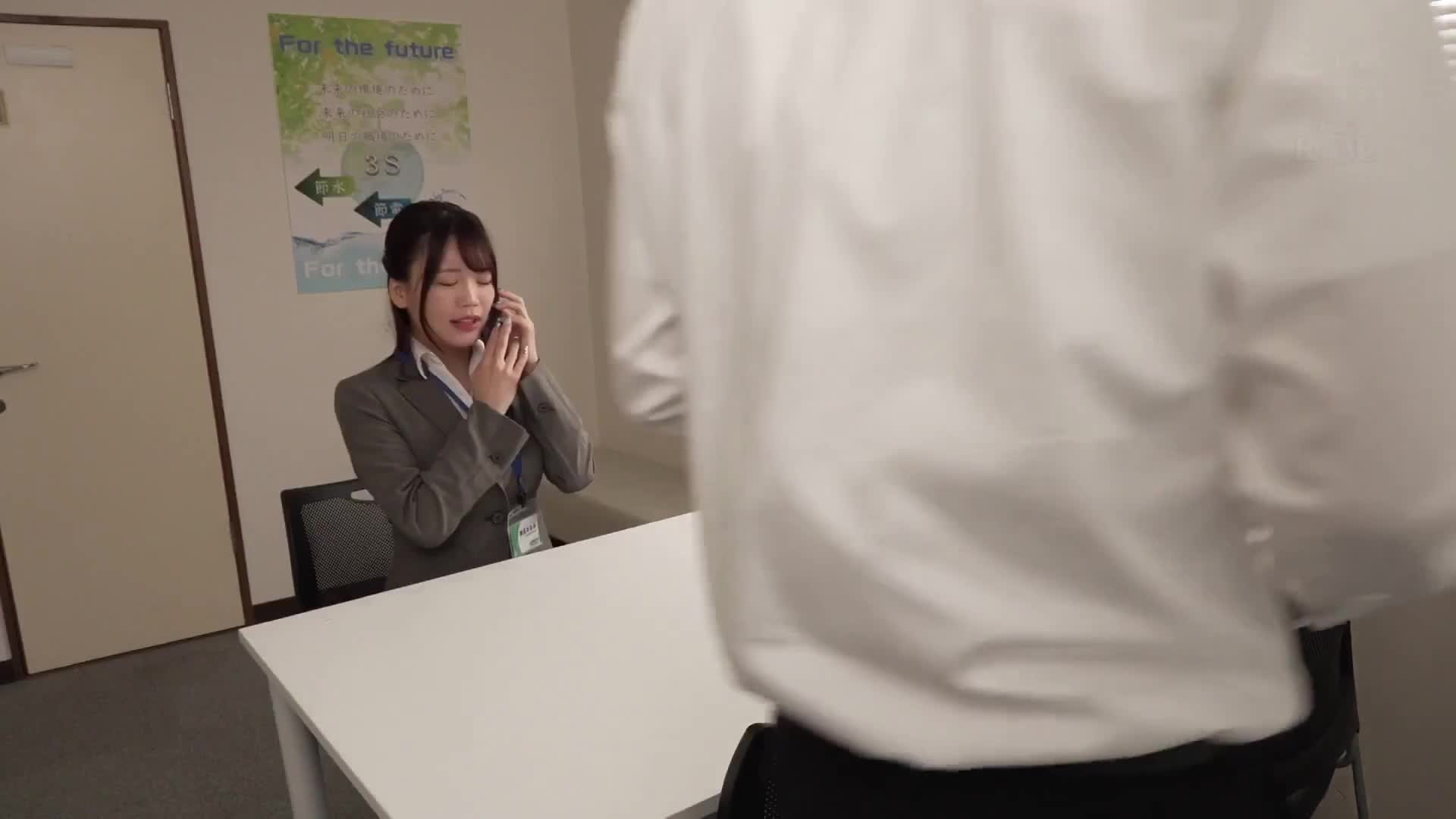 我會給你舔陽具，所以假裝我的戀人吧！為了讓囉嗦要我趕快結婚的父母安心，我成為了超可愛的同期女同事的一日男友-椎名七海 - AV大平台 - 中文字幕，成人影片，AV，國產，線上看