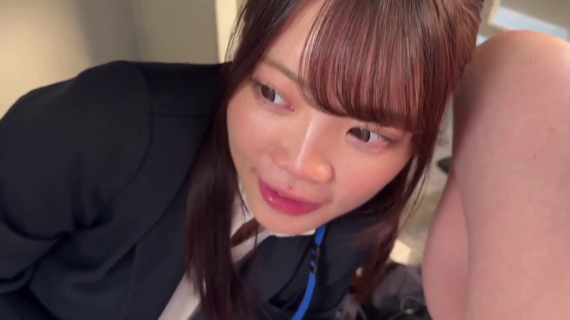 我會給你舔陽具，所以假裝我的戀人吧！為了讓囉嗦要我趕快結婚的父母安心，我成為了超可愛的同期女同事的一日男友-椎名七海 - AV大平台 - 中文字幕，成人影片，AV，國產，線上看