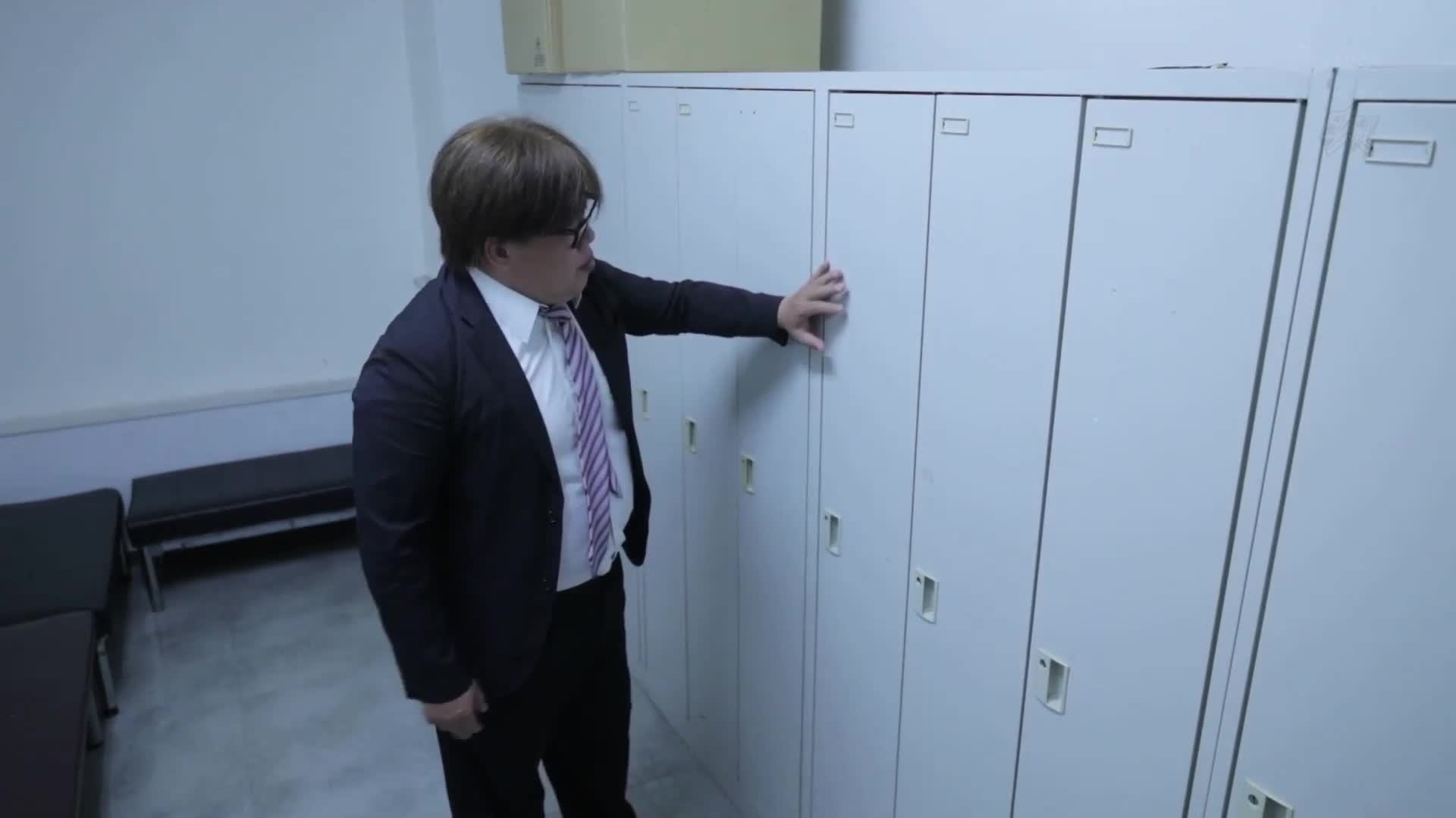 暗示洗腦。這位可憐的變態女教師認為自己正在和學生發生戀愛性行為，但實際上卻是和一位老男人發生關係。百永紗里奈 - AV大平台 - 中文字幕，成人影片，AV，國產，線上看