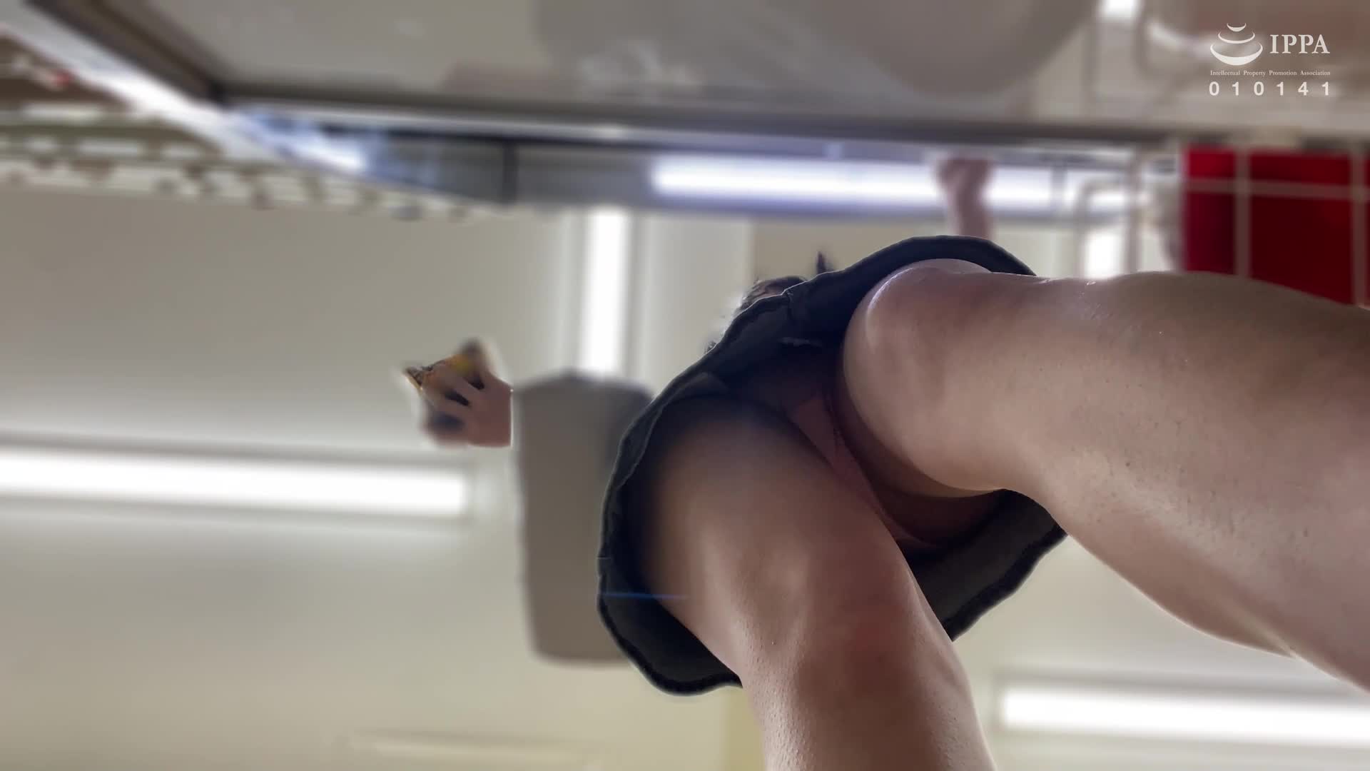 無防備的肚臍美女，黏著追蹤，帶回去，生生的性愛 - AV大平台 - 中文字幕，成人影片，AV，國產，線上看