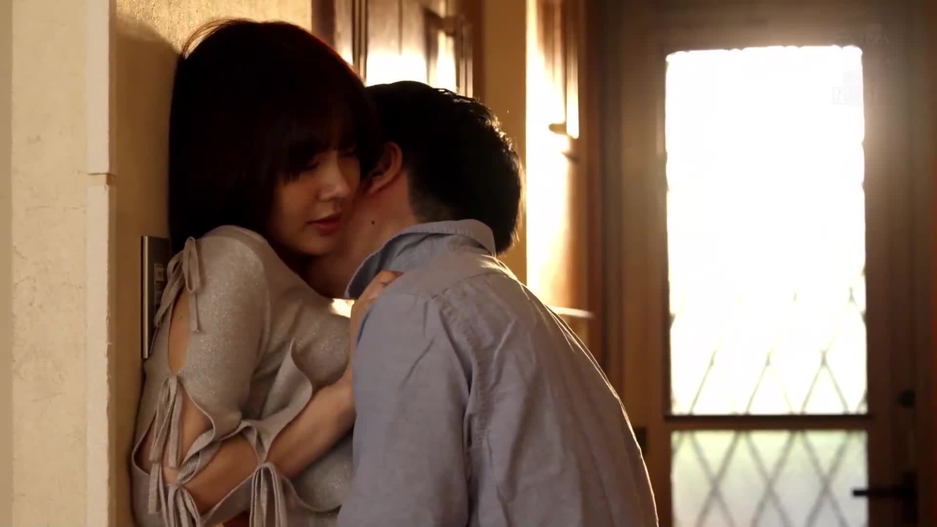 [AI解碼版]我的姐姐雖然樸素和謙虛，但當她摘下眼鏡時，是一位絕世美女，我無法抑制自己，於是她讓我從摩擦開始直接插入，第一次射在裡面。鳳美優 - AV大平台 - 中文字幕，成人影片，AV，國產，線上看