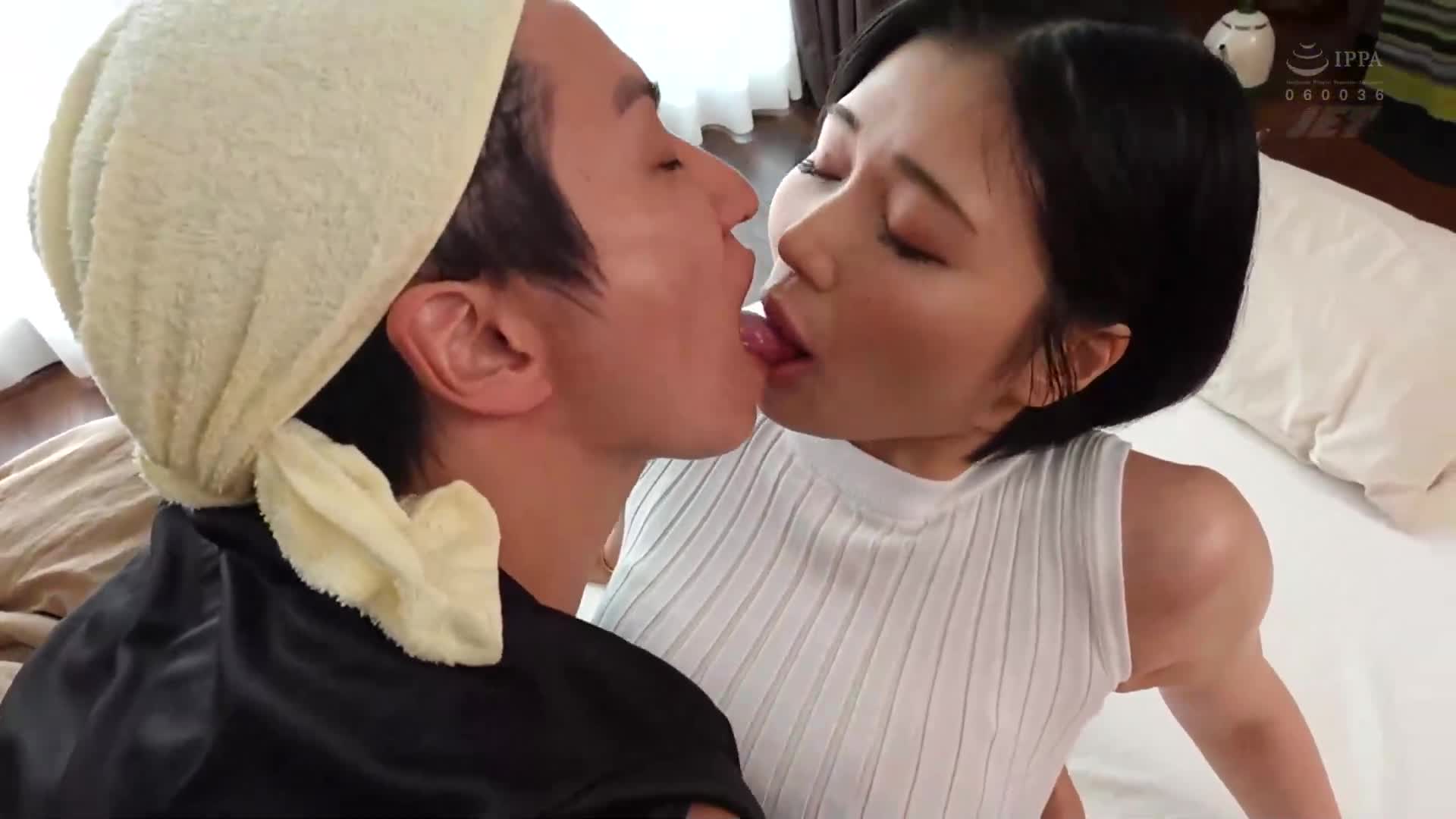 隔壁住著一位看似溫和的人妻，誘惑後發現她的性慾比我這個絕倫男還強，所有精子都被榨乾了。真北祈 - AV大平台 - 中文字幕，成人影片，AV，國產，線上看