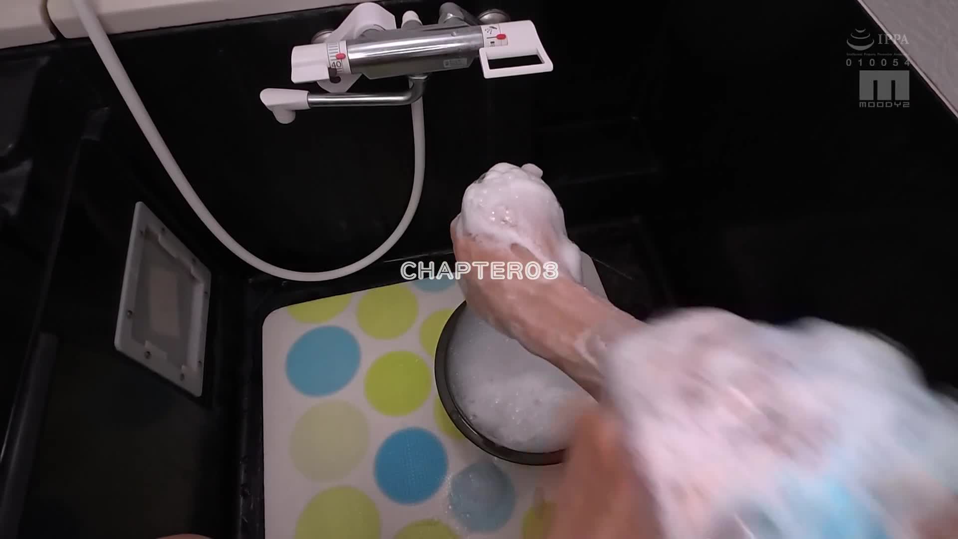 【主觀】×【即射】×【10角】我被她的朋友發現，即將終結生命的刺激痴女技巧全開的近距離享受快感的靜默逆NTR-新井里真 - AV大平台 - 中文字幕，成人影片，AV，國產，線上看