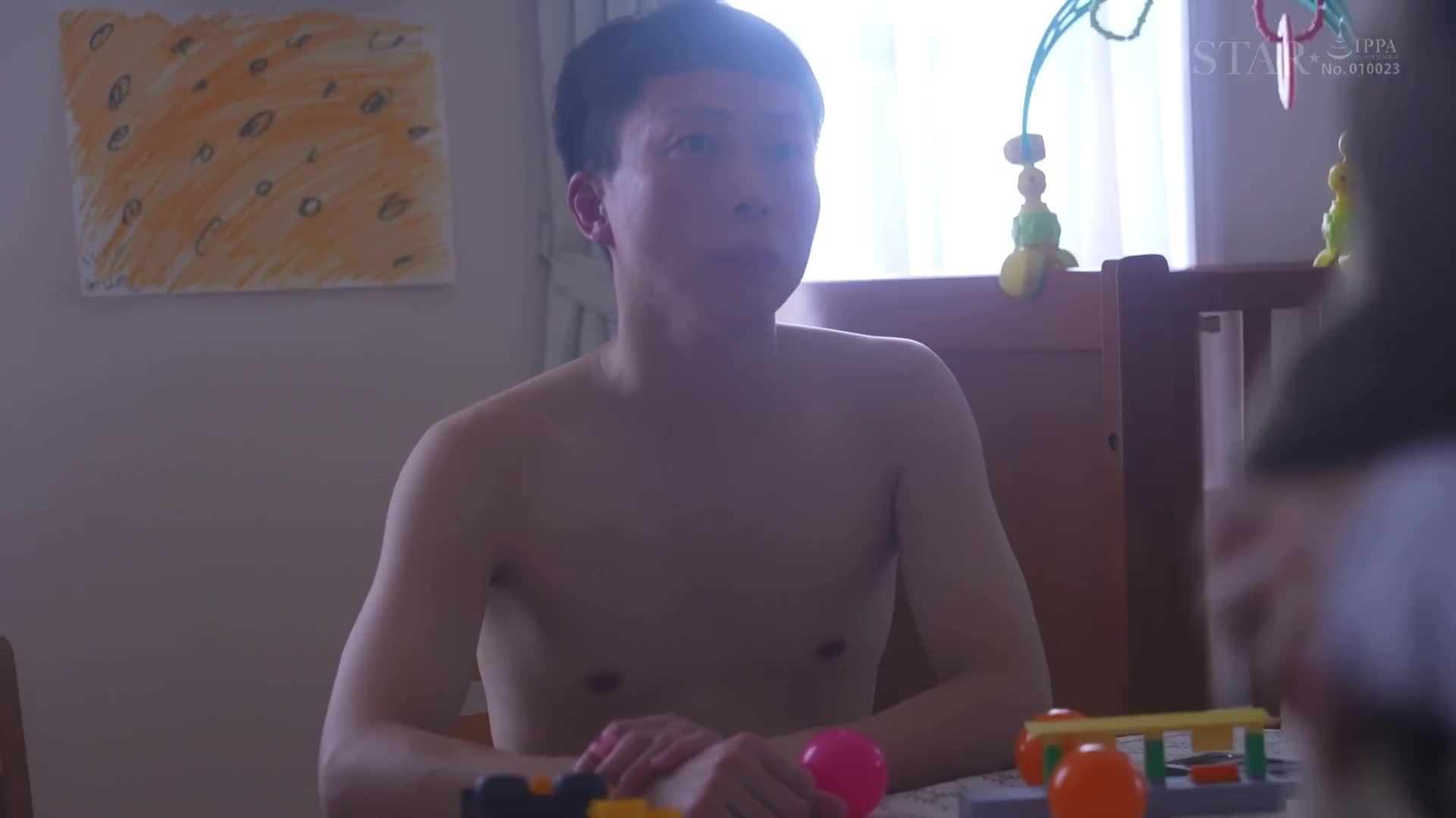 兒子就讀的幼兒園保母與妻子帶著孩子回娘家期間，在家密約一週的超性慾不倫性愛-宮島芽衣 - AV大平台 - 中文字幕，成人影片，AV，國產，線上看