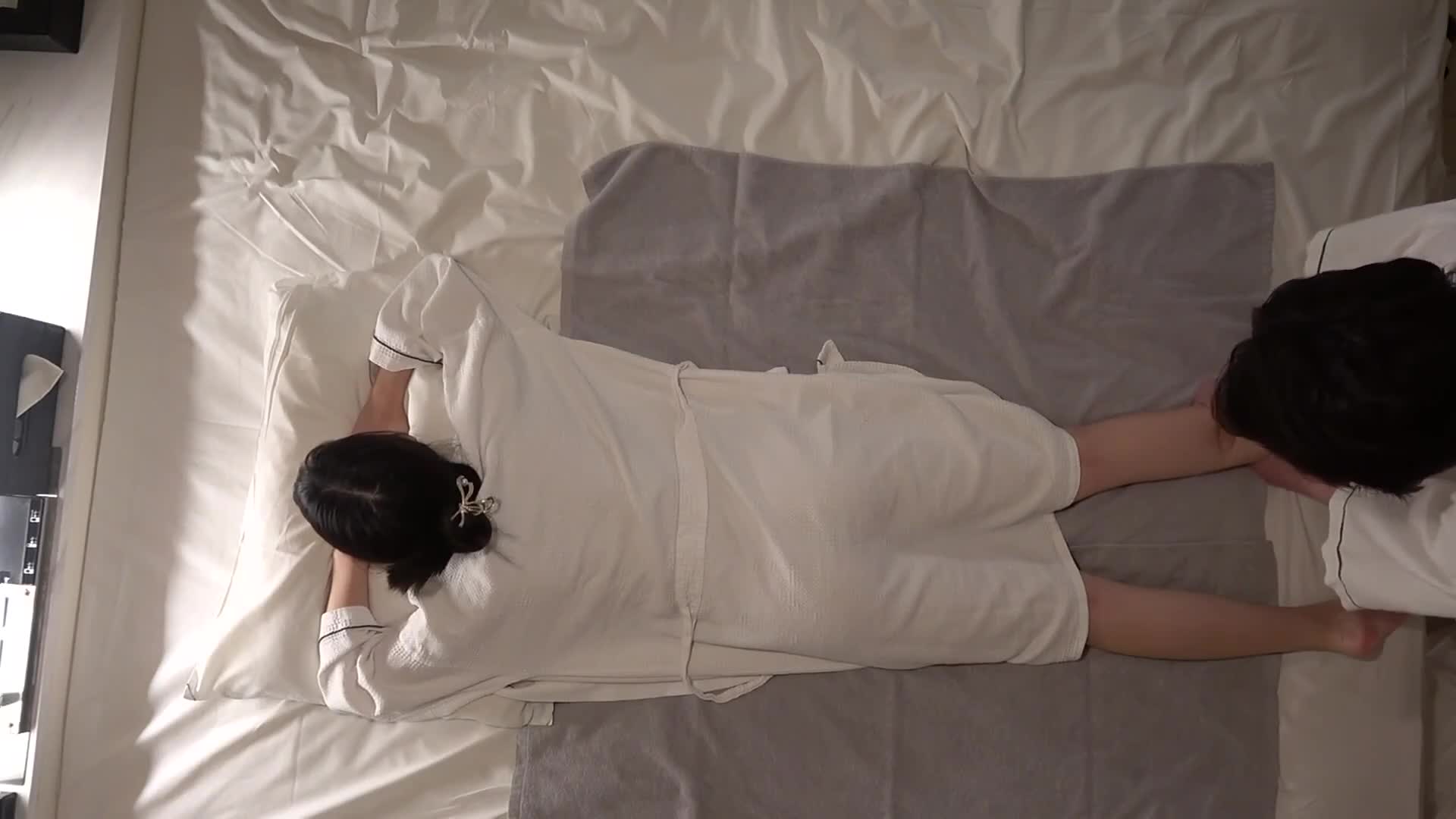 年輕卻完美的身體ww【二十歲的色情魅力】【蒼白豐滿&amp;美麗巨大的屁股】【吻魔】「喜歡親吻！...全部，都喜歡」對色情事物非常開放的20歲w用手指玩弄濕透了的緊致穴洞，用電動按摩器刺激抽搐的肛門。馬上就變成順從的樣子，熱吻不斷。用甜美的聲音貼在一起，熱情濃厚接吻ww臉紅紅地搖動臀部實在太色情了w#女性#女性專用風俗#... - AV大平台 - 中文字幕，成人影片，AV，國產，線上看