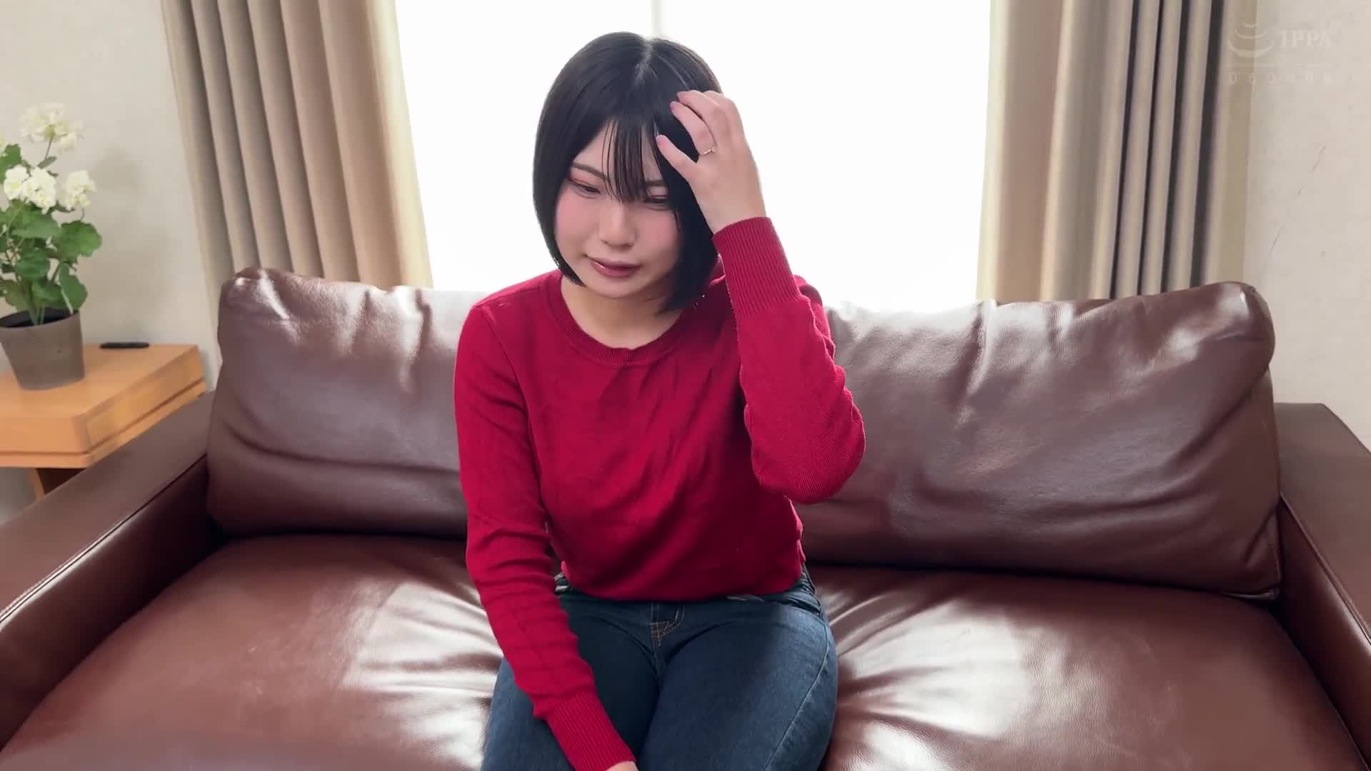 素人人妻挑戰只限夫約30分鐘的NTR！在家中欲求不滿的妻子在丈夫旁邊偷情！承受著年輕大雞巴的強烈抽插，忍著呻吟聲達到巨大高潮！連續大量中出！4對8場！ - AV大平台 - 中文字幕，成人影片，AV，國產，線上看