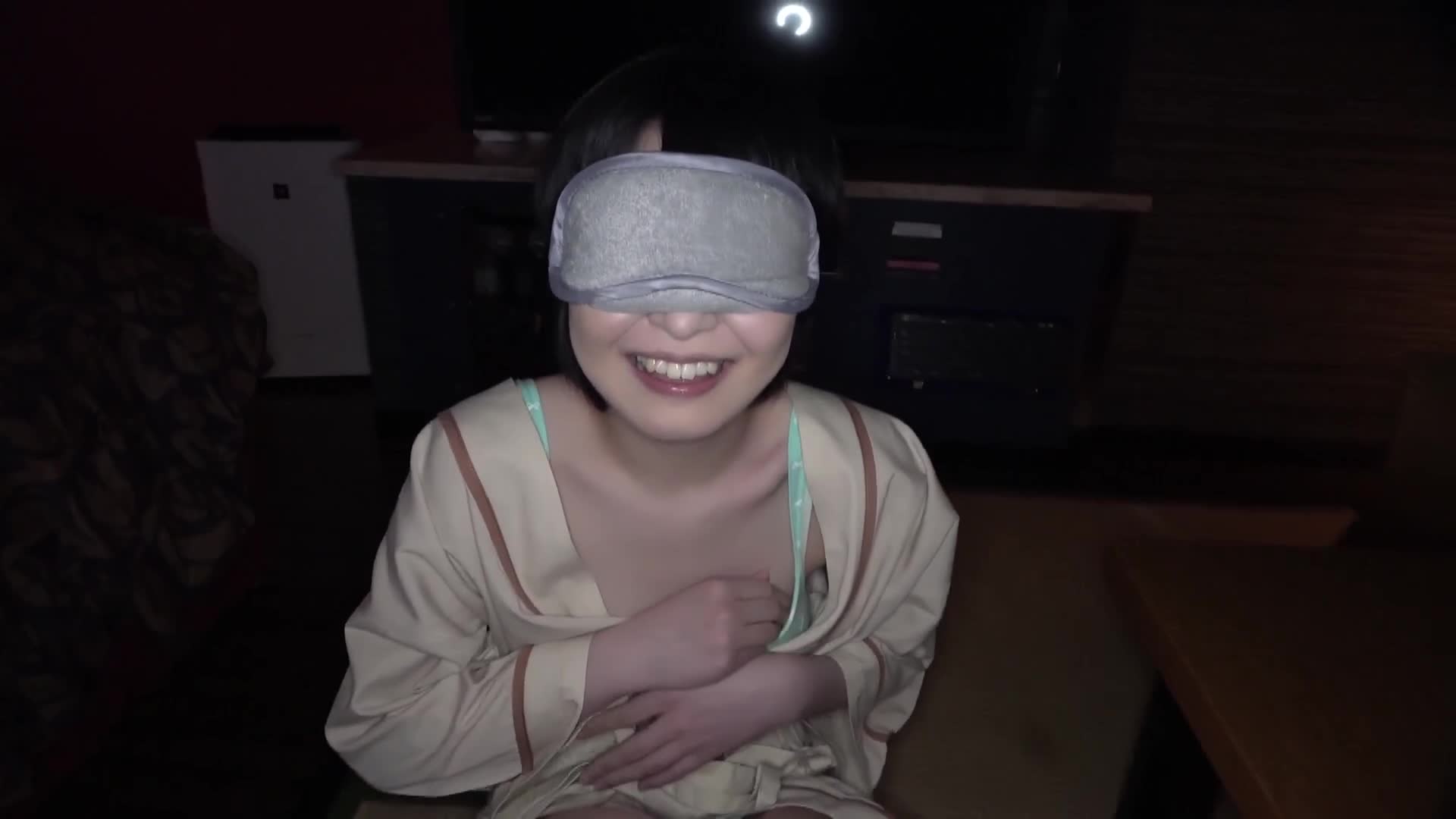我的女兒偷偷和一個陌生中年男子去情侶旅館，該怎麼辦？日和 - AV大平台 - 中文字幕，成人影片，AV，國產，線上看