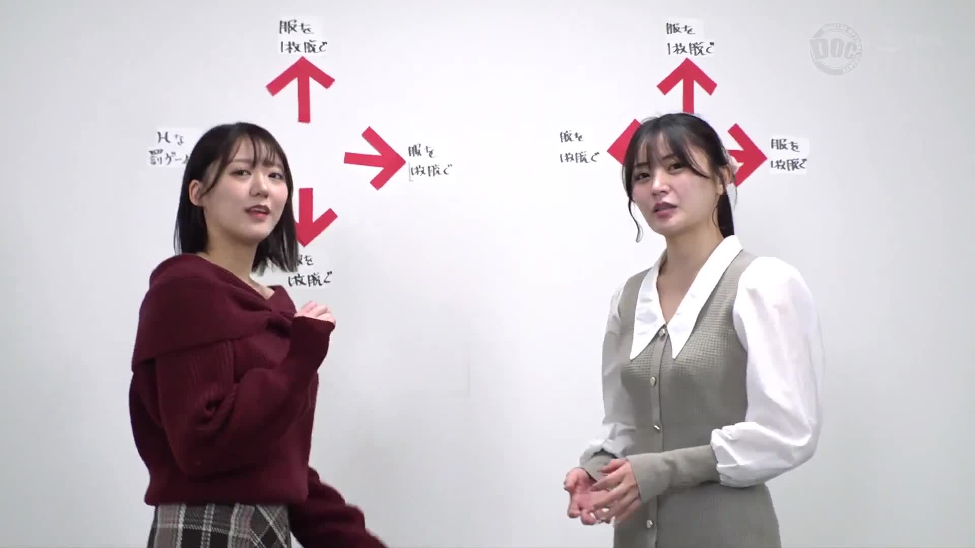 要好的女大學生對抗！轉頭比賽！上下左右的手指指向H危險的懲罰遊戲！高度心理戰使遊戲激烈！先變成全裸的人就會立刻插入巨雞生中出！ - AV大平台 - 中文字幕，成人影片，AV，國產，線上看